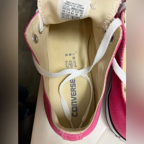 Converse All Star Chuck Taylor Hot Pink 💞Low Top Sneakers Womens 11.5 Mens 9.5 - Picture 7 of 16
